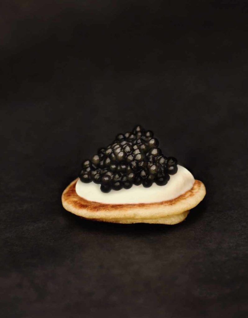 Blinis con Crema y Caviar - Kenoz